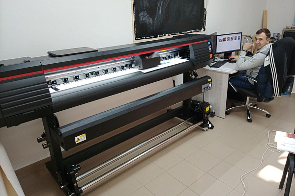 Инсталляция экосольвентного принтера Esajet SJ-7162TS в Калининграде